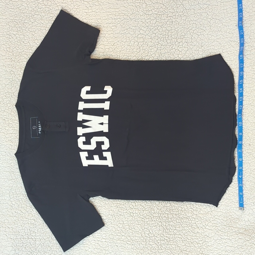 NWOT - ESWIC button T-shirt